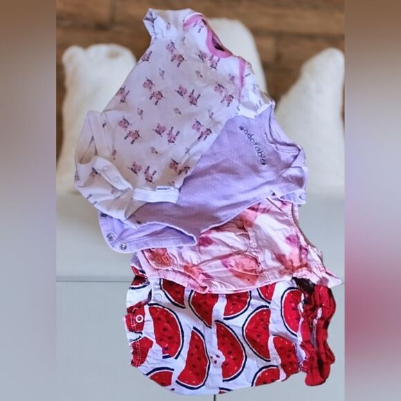 ONSIES/SLEEPERS 0-3 MONTHS BABY 26 various brands DISNEY/CARTERS/OLD NAVY CLEAN! - Picture 16 of 16